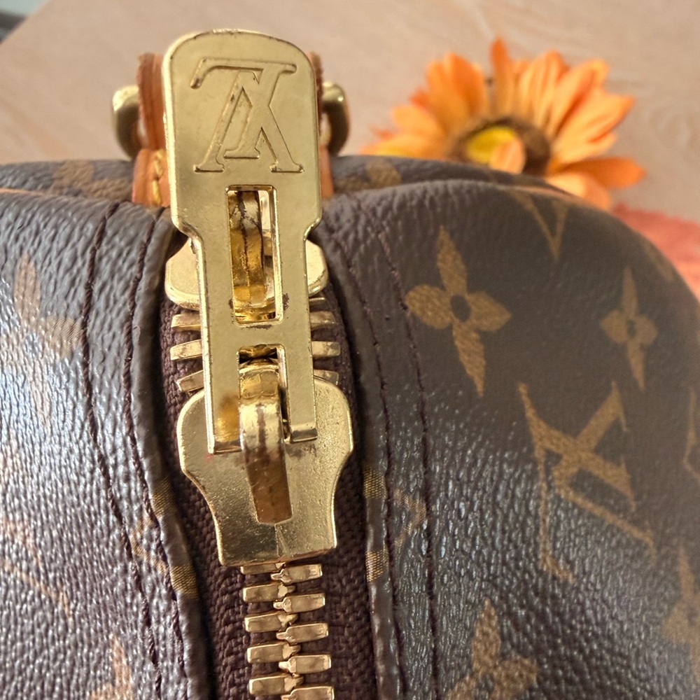 Louis Vuitton Monogram Canvas Duffel Bag - Picture 4 of 10
